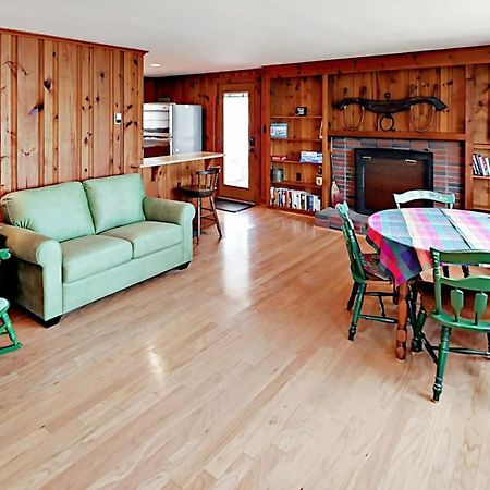Pickerel Cove Cottage Мешпі Екстер'єр фото